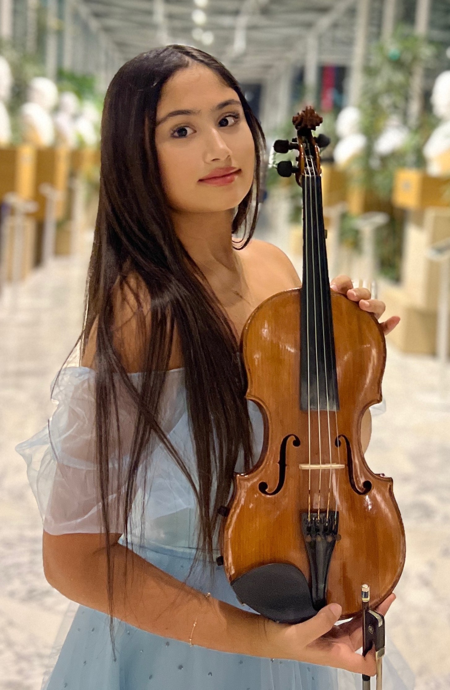 Wunderkinder aus Aserbaidschan:{{br}}Sura Rufat Hasanli (15), Violine{{br}}Khadija Jahangirova (15), Klavier
